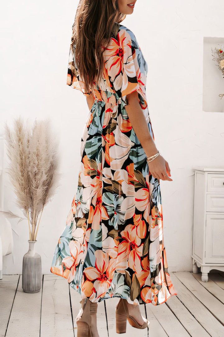 Prachtige A-lijn flare maxi jurk met zomerse bloemenprint, een elegante toevoeging aan je garderobe.