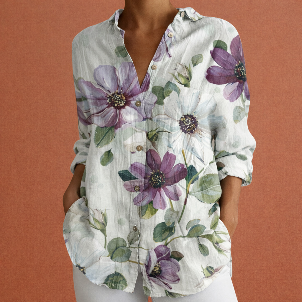 Losvallende bedrukte dames blouse met klassieke kraag en knoopsluiting, ideaal voor lente, zomer en herfst.