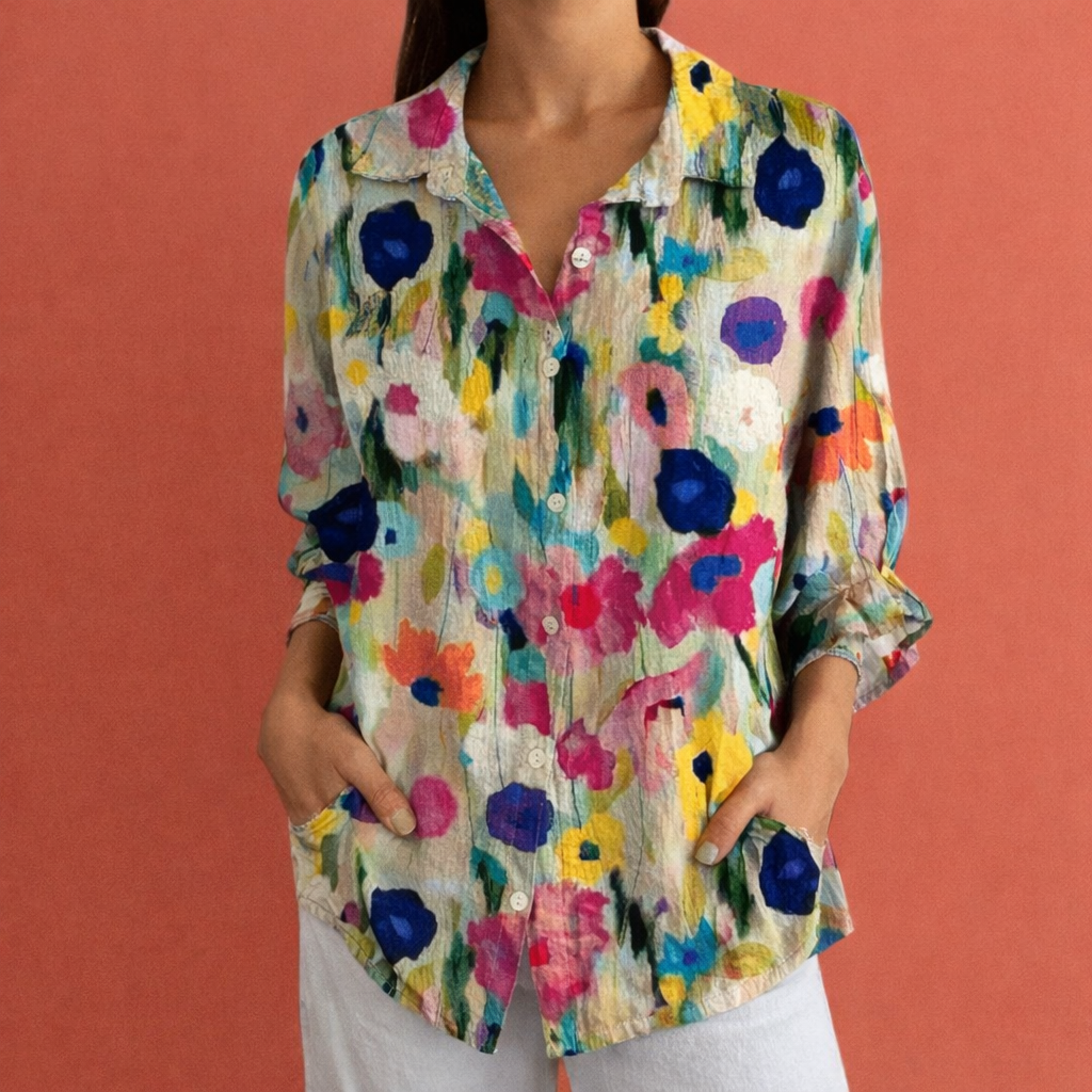 Dameskleding: bedrukte blouse met klassieke kraag en knoopsluiting, een veelzijdig stuk voor elke dag.