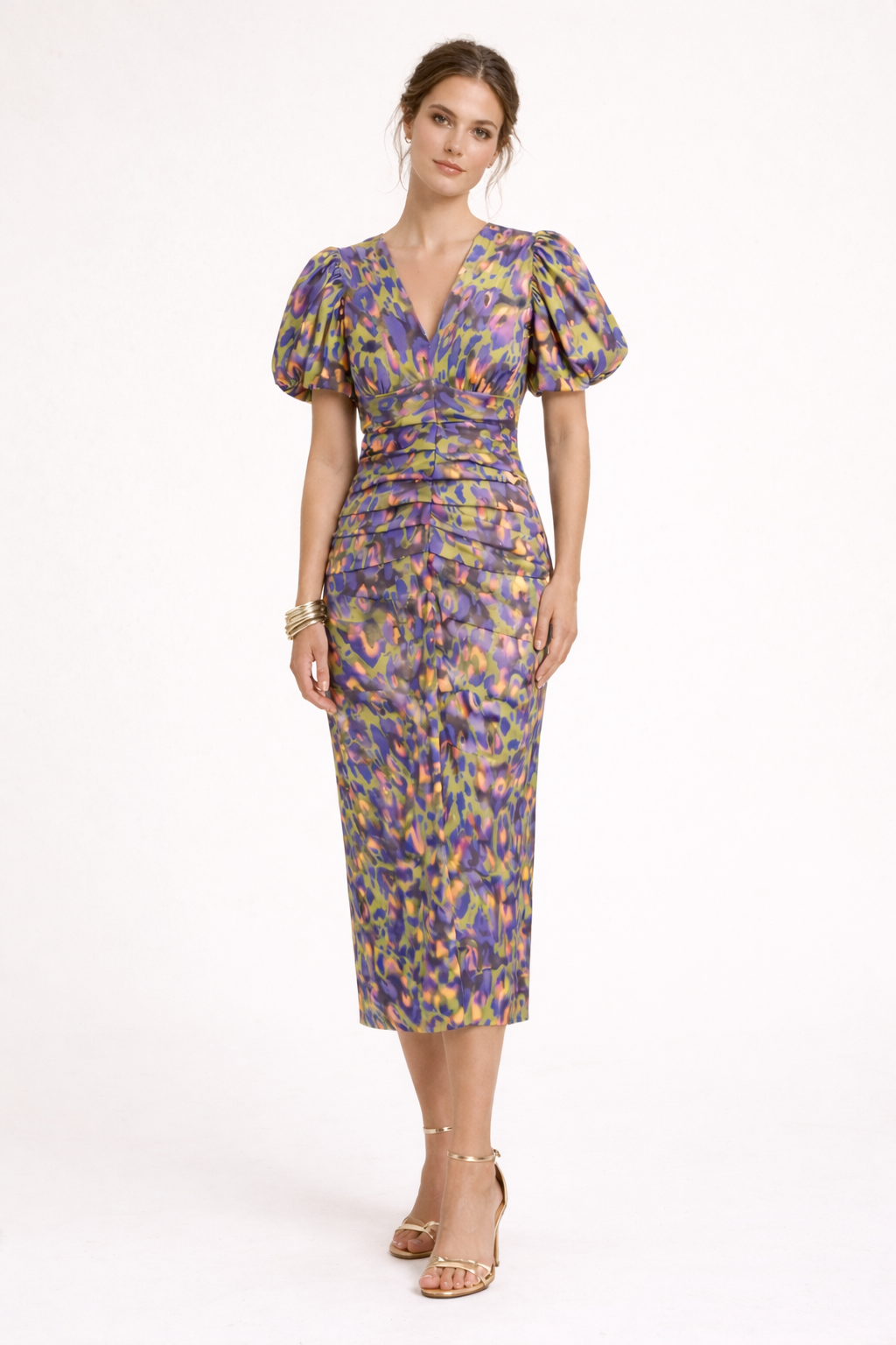 Dames bedrukte midi-jurk met pofmouwen en diepe V-hals, perfect voor een elegante zomerse look.