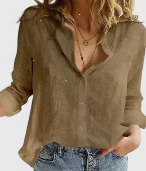 Comfortabele relaxed fit dames blouse met lange mouwen en stijlvolle golvende revers. Modieus en praktisch.
