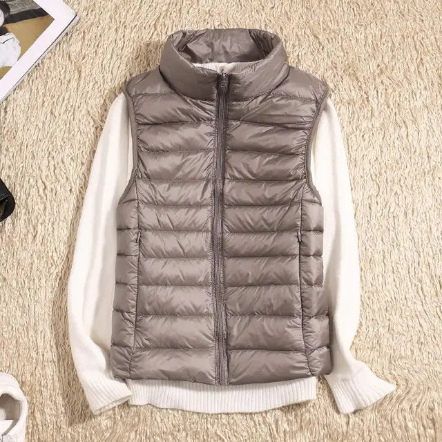 Praktische lichtgewicht bodywarmer voor dames, ideaal voor buitenactiviteiten in de wind.