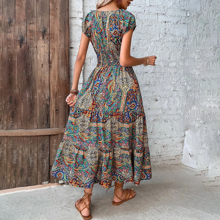 Lange dames boho zomerjurk met ademende stof en vloeiende pasvorm, ideaal voor warme dagen.