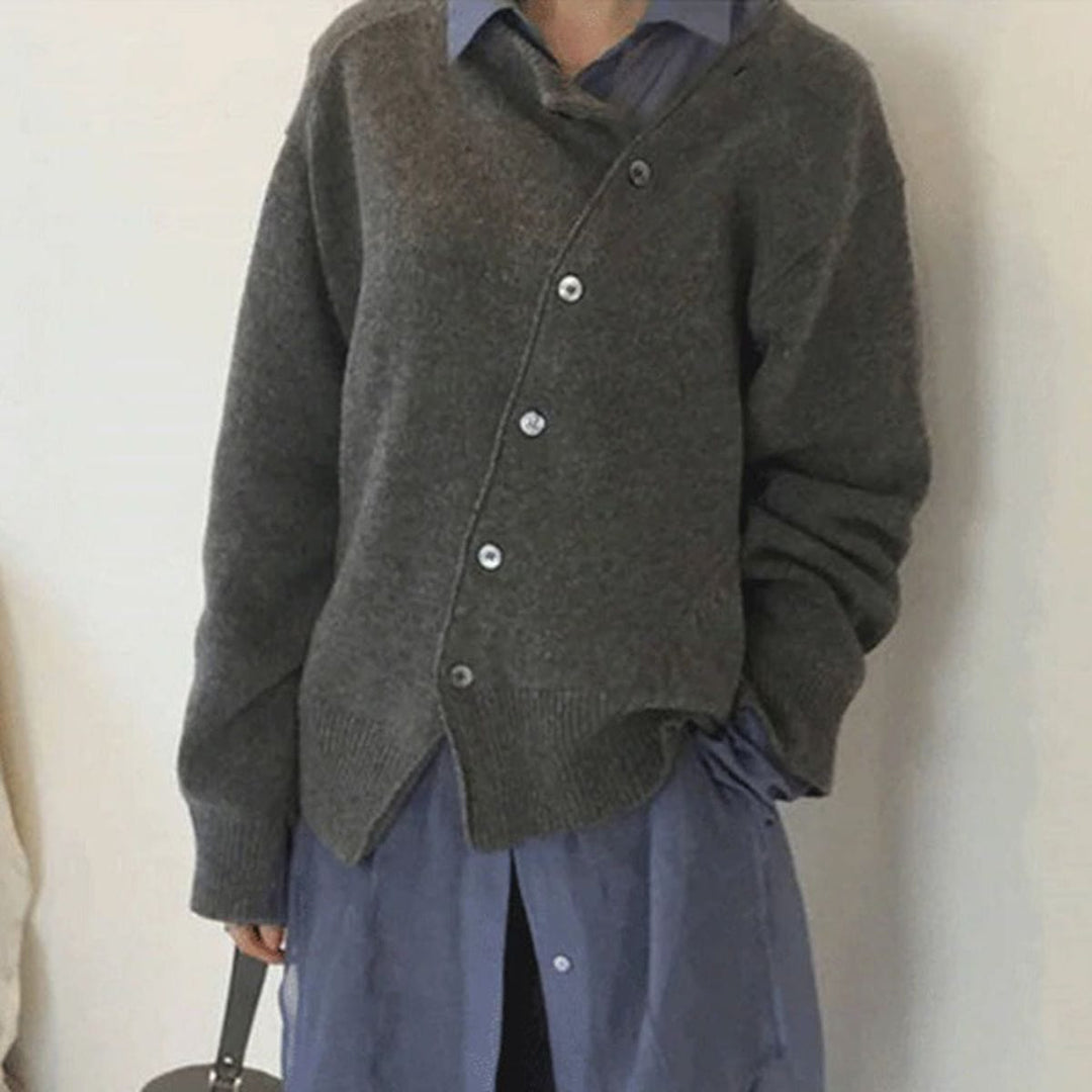 Elegante dames cardigan, comfortabel en modieus, met asymmetrische sluiting.