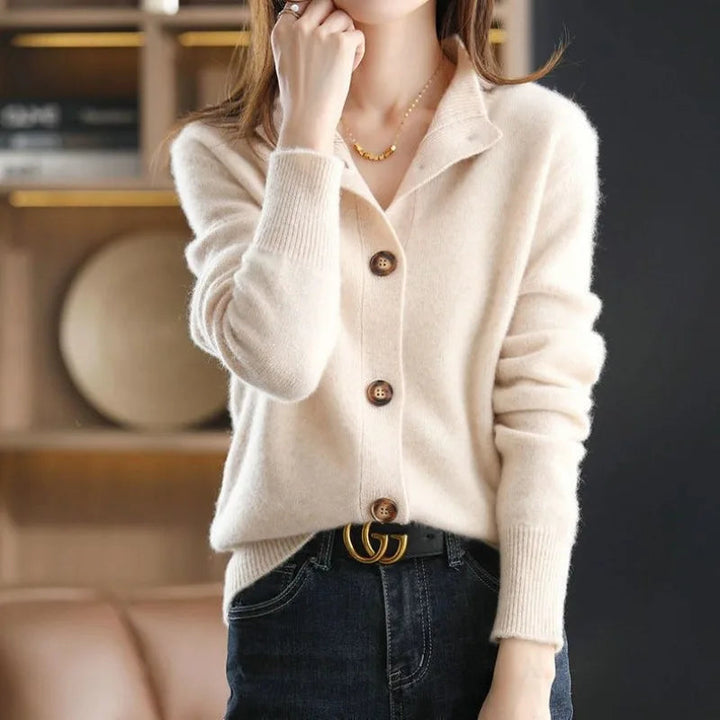 Comfortabel dames cardigan met stijlvolle knopen, modieus voor lente of herfst.