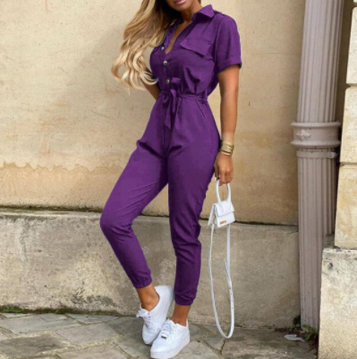 Modieuze zomer jumpsuit dames, cargo stijl met knopen en veelzijdig te dragen, trendy en comfortabel.