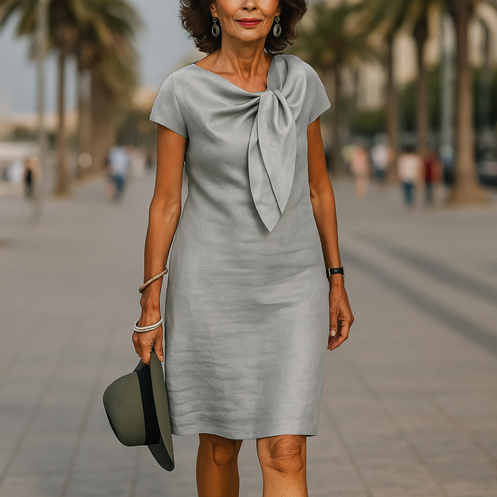 Elegante dames minijurk met lint, een stijlvolle en comfortabele keuze voor de zomer.