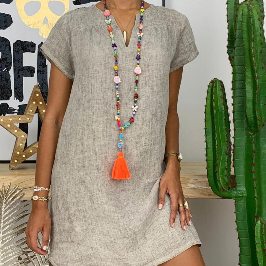 Trendy damesjurk, minilengte, met overhemdkraag, ideaal voor casual zomeravonden.