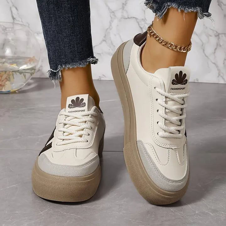 Comfortabele en trendy dames sneakers, ideaal voor een modieuze casual look, verkrijgbaar in diverse kleuren.