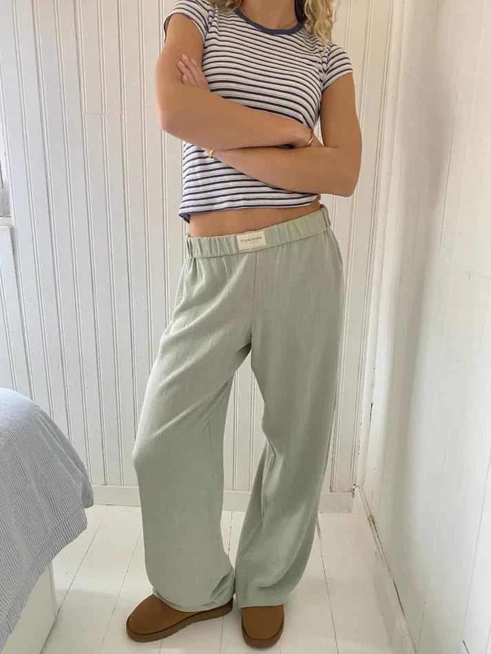 Veelzijdige damesbroek, combineert comfort fit met een elegante uitstraling voor lente en zomer.