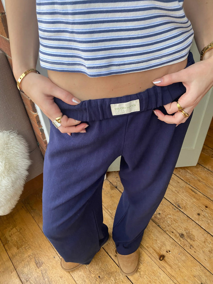 Dames comfort broek voor een relaxte zomerdag, met een perfecte balans tussen stijl en gemak.