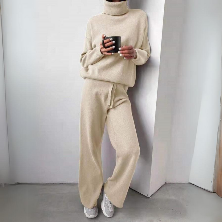 Veelzijdige dames loungewear set: tijdloze coltrui en joggingbroek voor ultiem comfort en stijl.