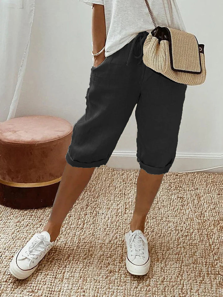 Dames comfortabele korte broek met elastische tailleband, ideaal voor zomerse casual outfits.