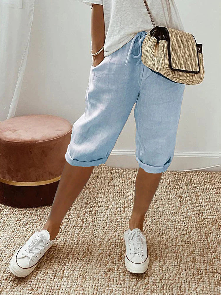 Zomerse dames shorts met comfortabele pasvorm, perfect voor ontspannen dagen of casual mode.