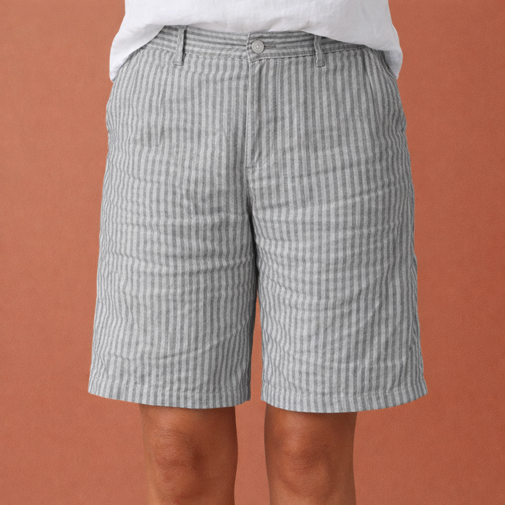 Elastische dames broekje voor strand of lente/zomer casual gebruik, biedt veel bewegingsvrijheid.