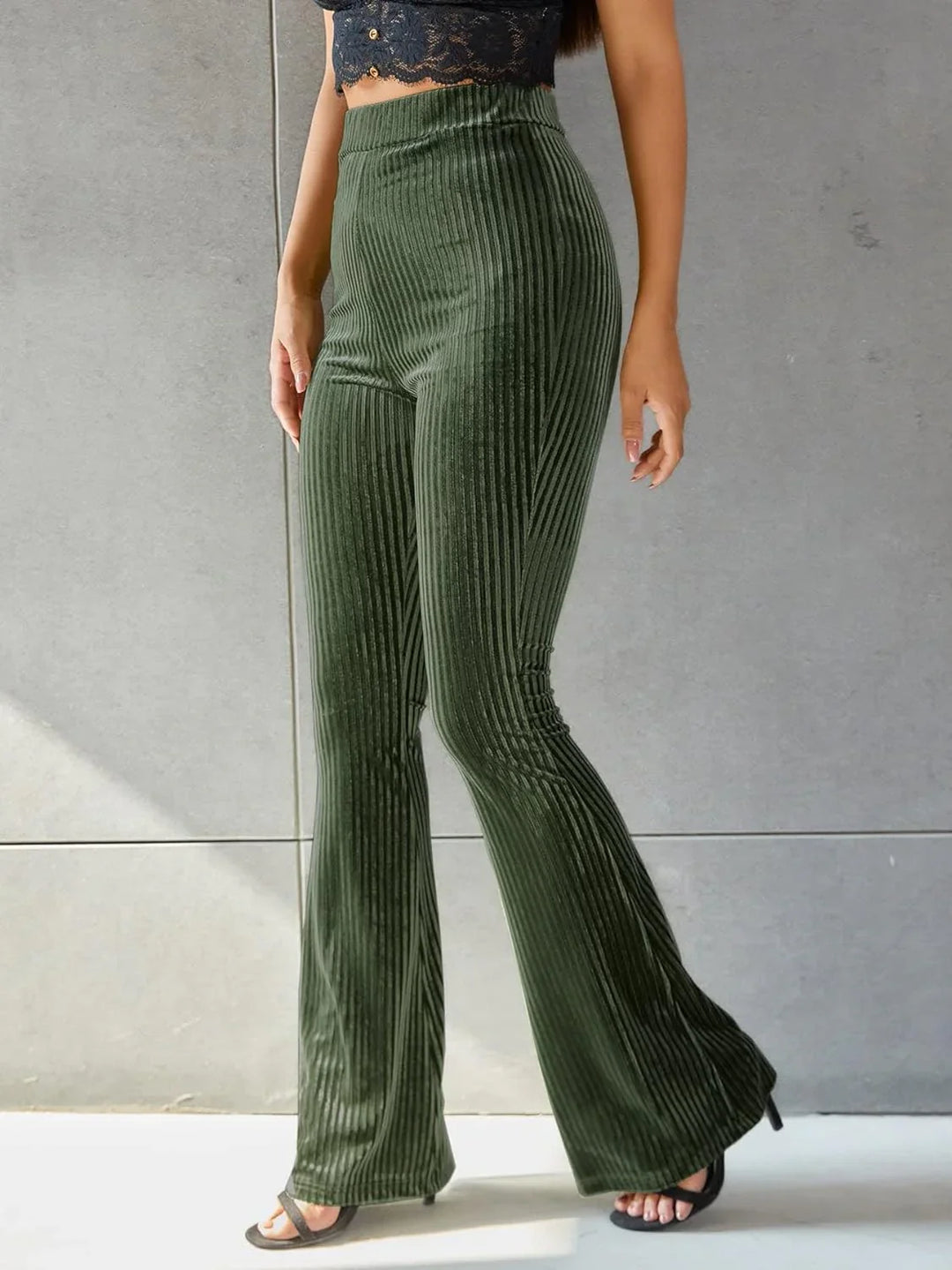 Dames corduroy broek met hoge taille en flared pijpen, stijlvol en comfortabel voor elke outfit.