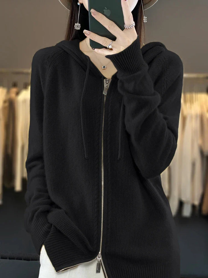 Warm gebreid damesvest, creëert een gezellige winterlook. Comfortabel en stijlvol voor dames.