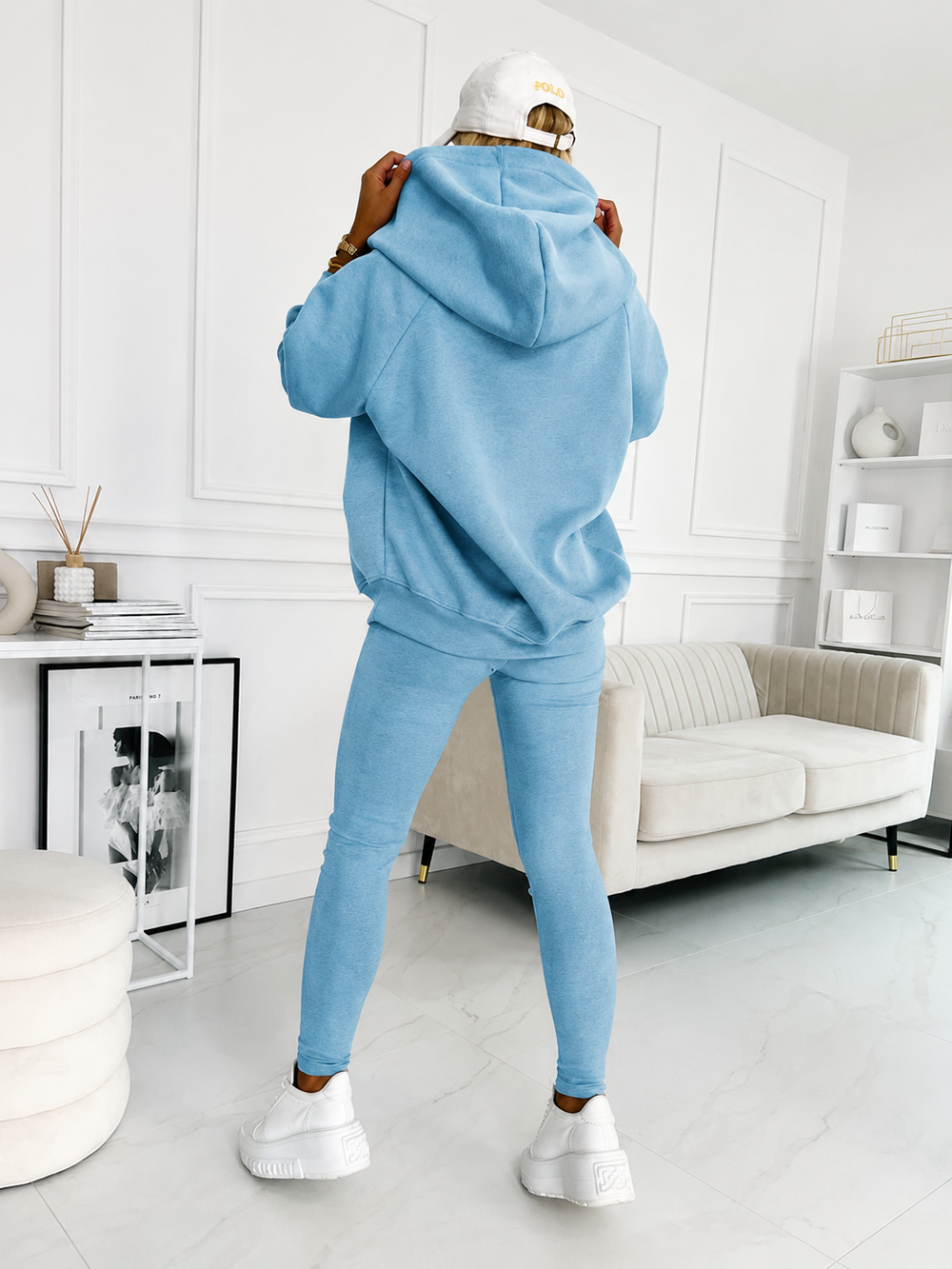 Zachte dames relaxset met capuchon, lange mouwen & stretch leggings; ideaal voor casual thuisdagen.
