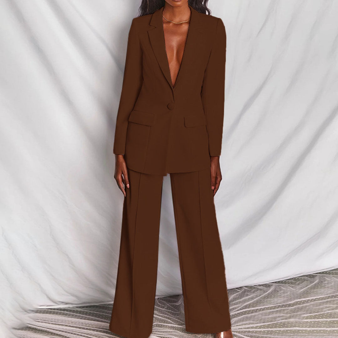 Dameskleding set: een trendy blazer en comfortabele broek. Voor een chique en moderne zakelijke look.