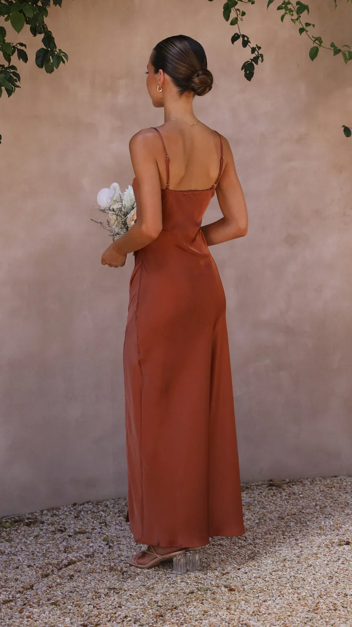 Modieuze feestjurk voor dames, een elegante trouwjurk gast optie met unieke vierkante halslijn.