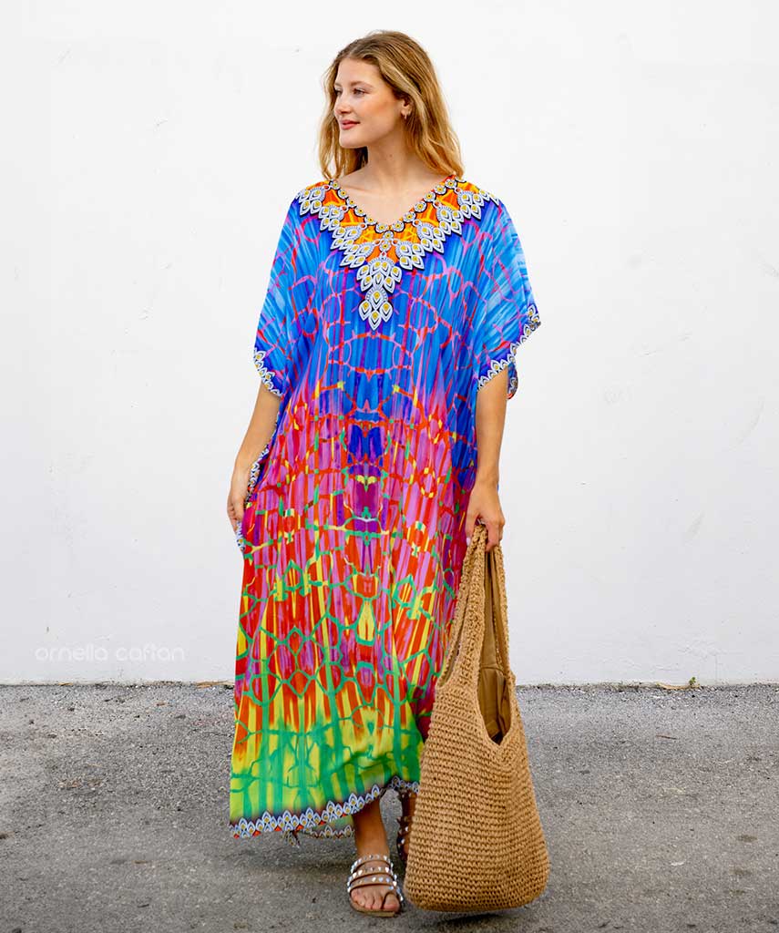 Vrouwenmode: Elegante Hawaï maxi jurk, perfect als zomerjurk of strandjurk. Levendige kleuren.