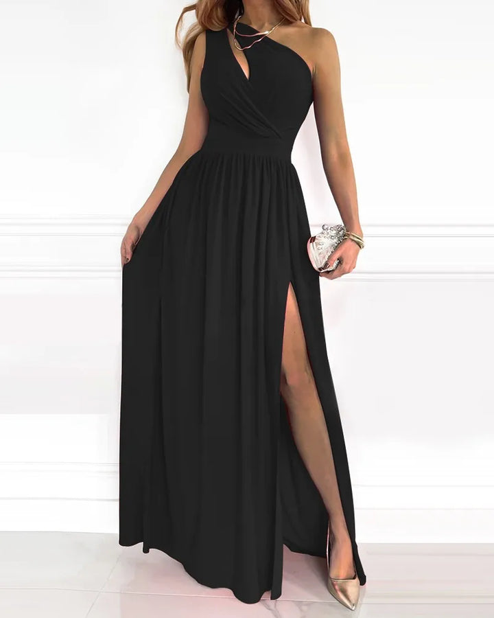 Dames elegante galajurk met one-shoulder detail, lange pasvorm, ideaal voor feestelijke momenten.