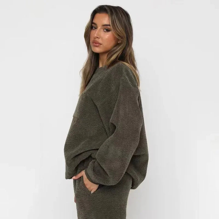Comfortabele dames jogger set van zacht fleece met unieke corduroy textuur voor een stijlvolle look.