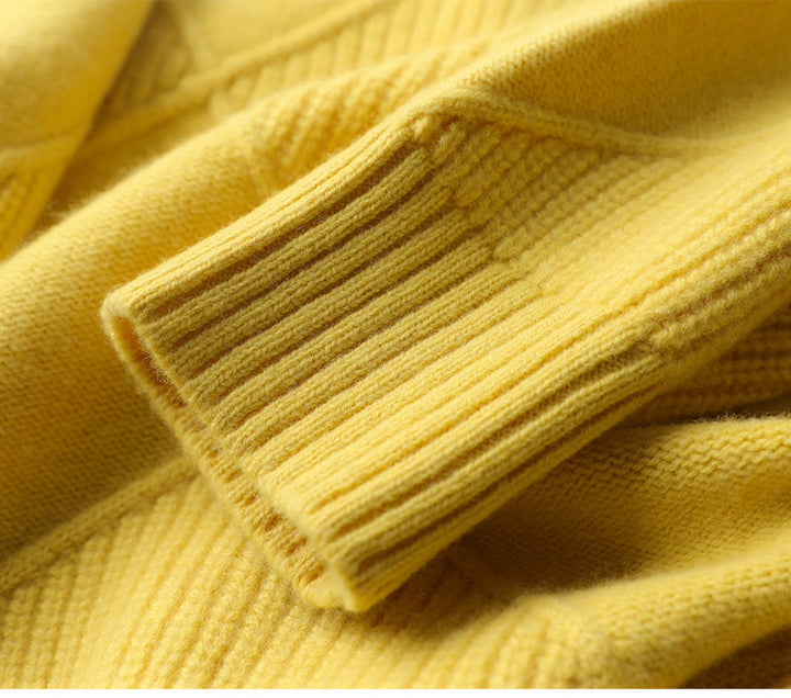 Elegante gebreide coltrui voor dames, met warme hoge kraag, perfecte wintermode.