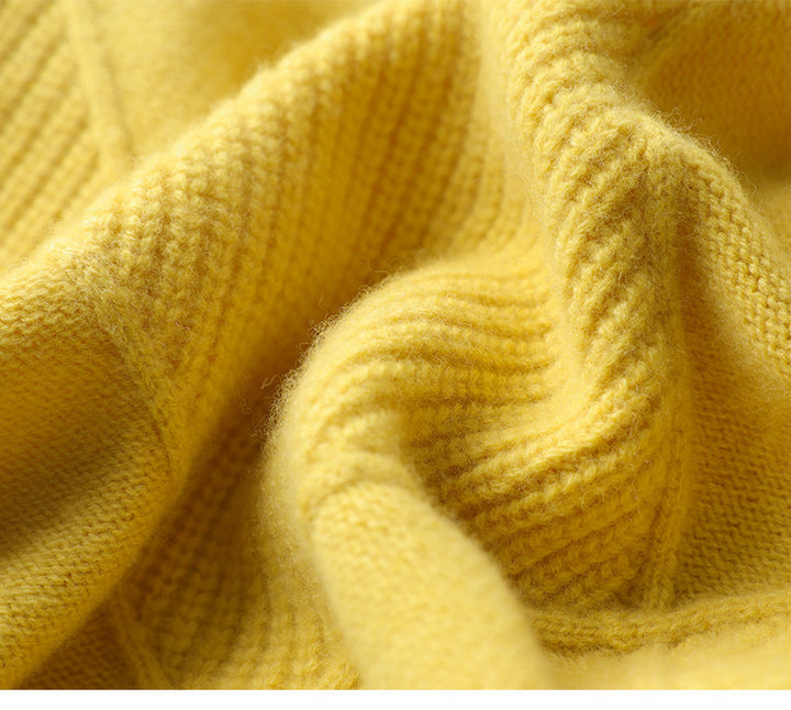 Chique dames coltrui, gebreid, voor een stijlvolle herfst- en wintermode.