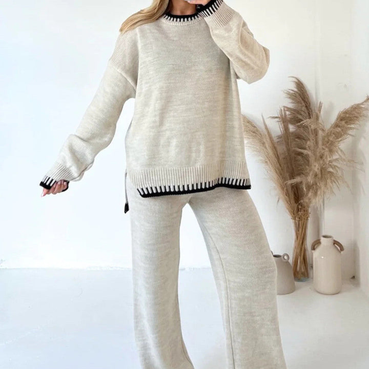 Moderne dames gestreepte knit set; comfortabel gebreid tweedelig outfit voor herfst- en wintermode.