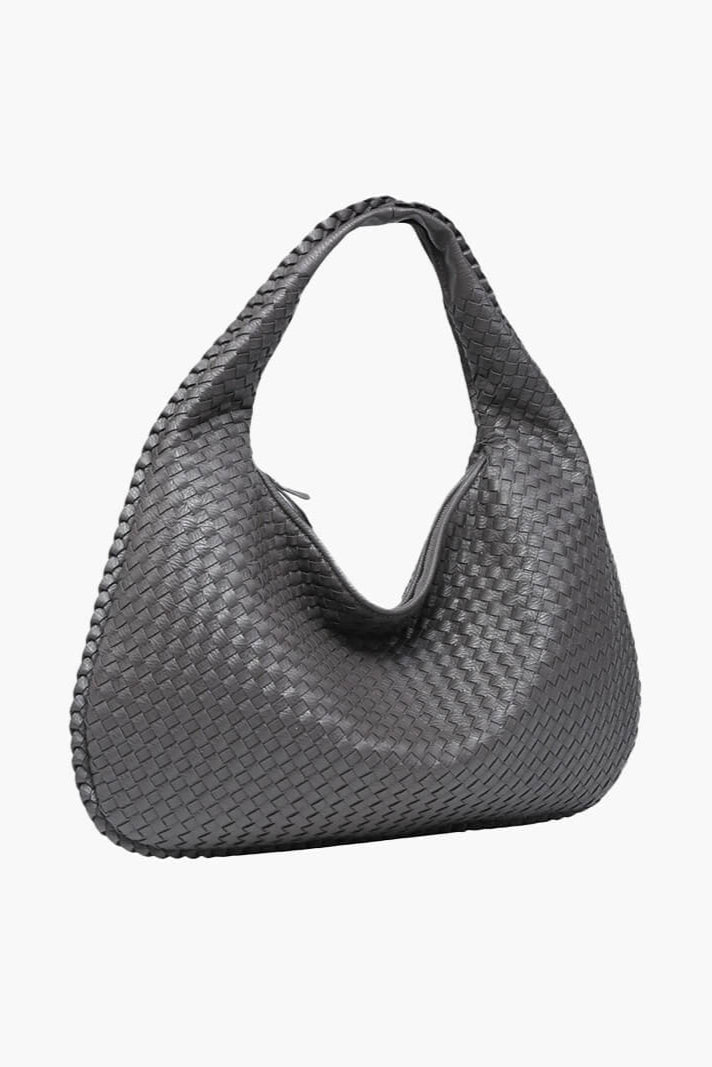 Praktische gevlochten hobo tas voor dames, stijlvol en meerkleurig.