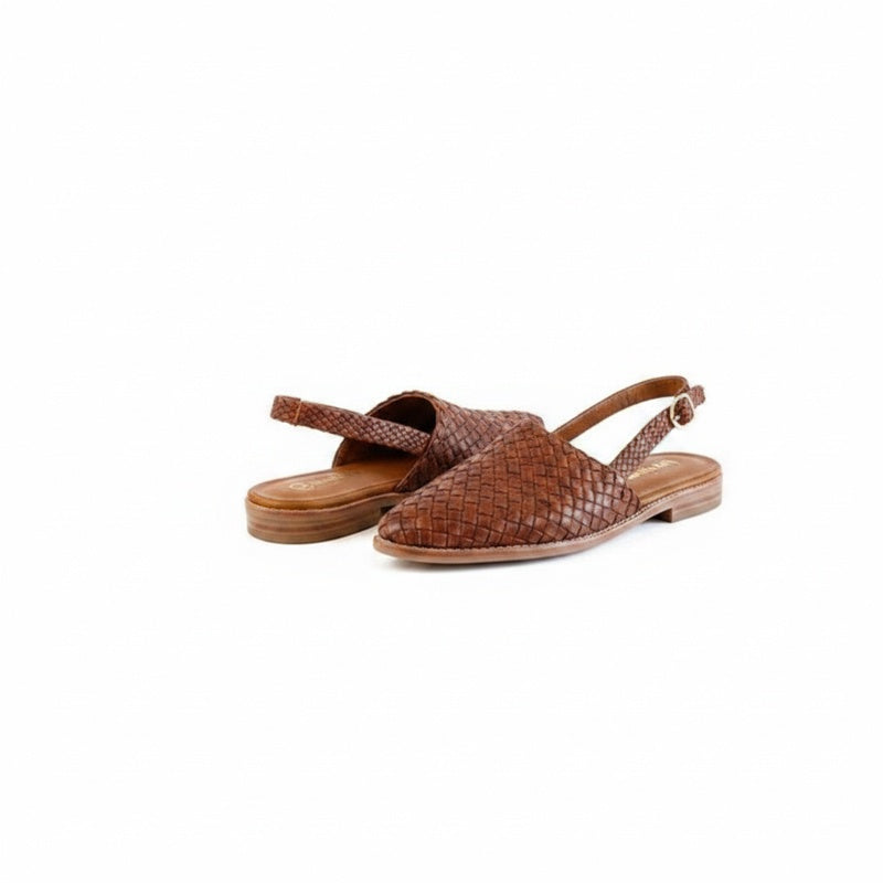 Dames gevlochten slingback flats met spitse neus en verstelbare gesp, ideaal voor zomerse dagen.