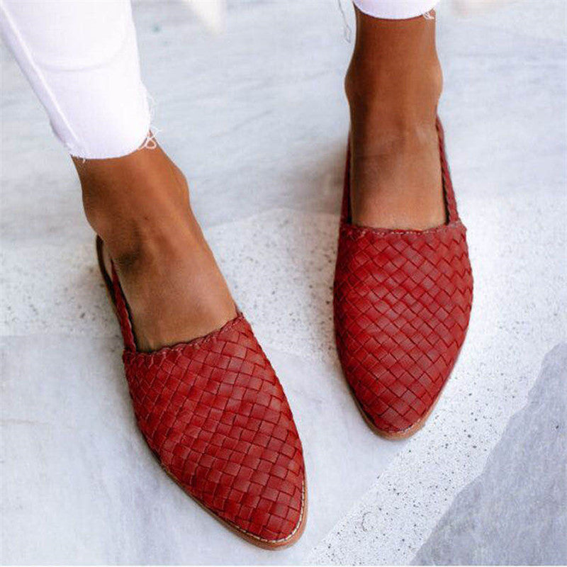 Modieuze gevlochten slingback flats met spitse neus en platte zool, een must-have voor dames.