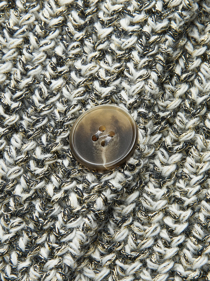 Fijngebreid grijs damesvest, mouwloos met knoopsluiting en regular fit. Comfortabele, zachte stof voor laagjes.