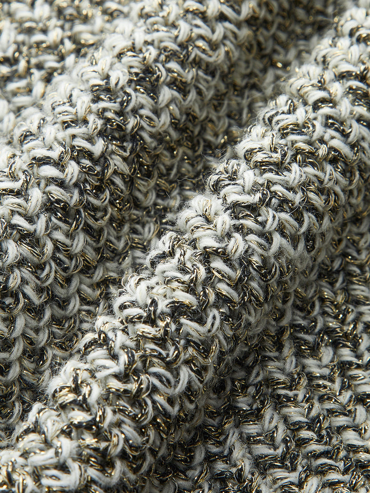 Veelzijdig grijs mouwloos gebreid damesvest met knoopsluiting. Regular fit, ideaal voor lente/herfst laagjes outfits.