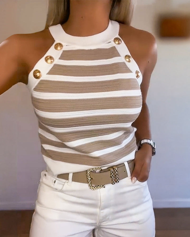 Elegante mouwloze dames top met halterhals, strepen en glanzende gouden knopen. Ideaal voor de zomer.