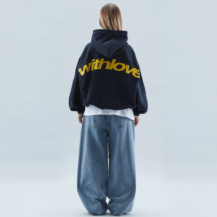 Dames hoodie met statement rugopdruk en comfortabele capuchon. Ideaal voor casual vrouwenkleding en mode.