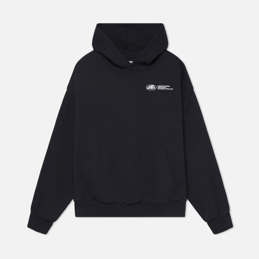 Vooraanzicht van een casual dames hoodie met comfortabele capuchon. Perfecte losvallende trui voor modebewuste vrouwen.