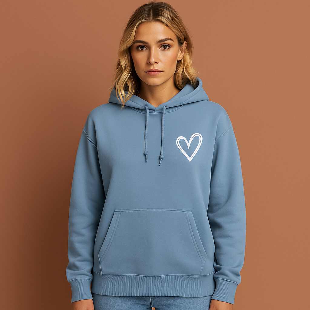 Dames hoodie met stijlvolle hartprint, ideaal voor comfortabele, casual herfst/winter outfits.