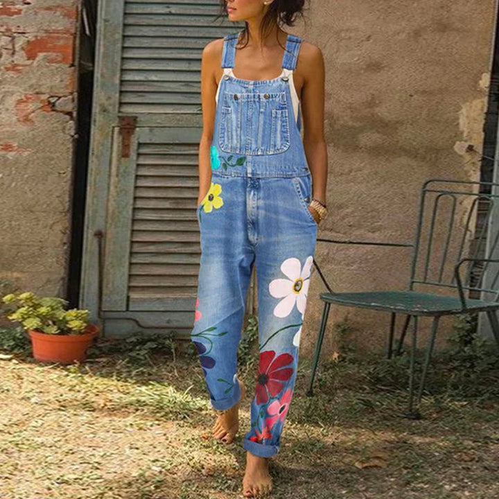 Luchtige zomerse dames jumpsuit met mooie bloemenprint, modieus en comfortabel voor warme dagen.