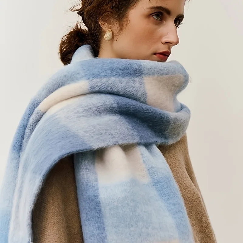 Dames kasjmier sjaal, dik en warm, in levendige winterkleuren. Luxe mode accessoire voor dames.