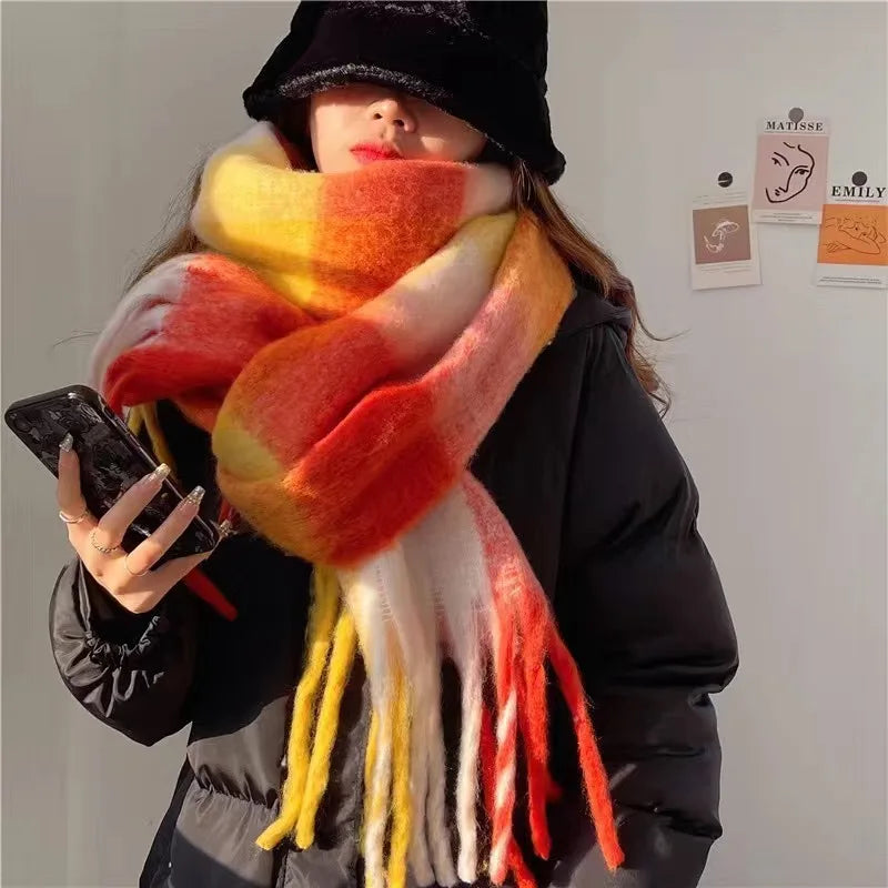 Luxe zachte kasjmier sjaal voor dames, dik en warm. Elegant mode accessoire in kleurrijke winterstijl.