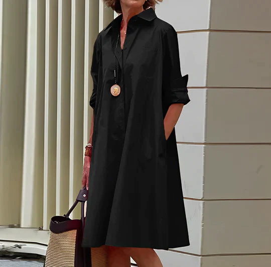 Dames klassiek wit overhemd met kraag, tijdloos en elegant voor een zakelijke of casual look.
