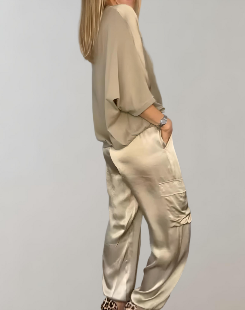 Casual chic dames co-ord set: elegant 3/4 mouw shirt en stijlvolle cargo broek.
