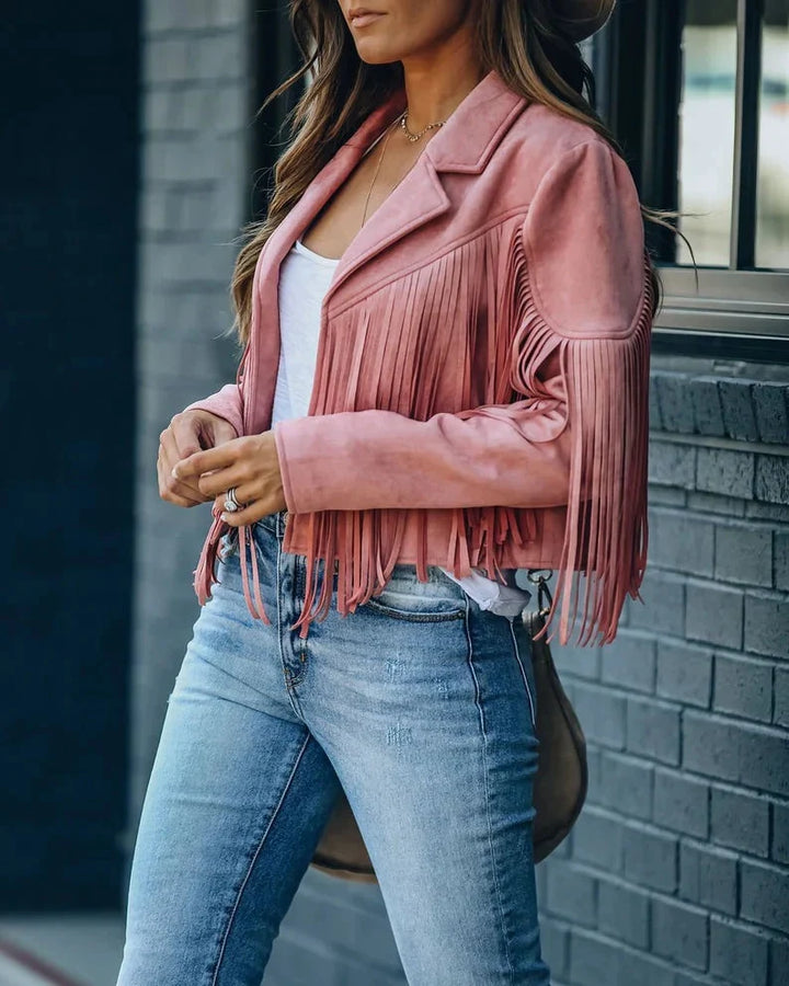 Chic kort jasje met franjes, lange mouwen en O-hals, perfect voor een bohemian mode statement.