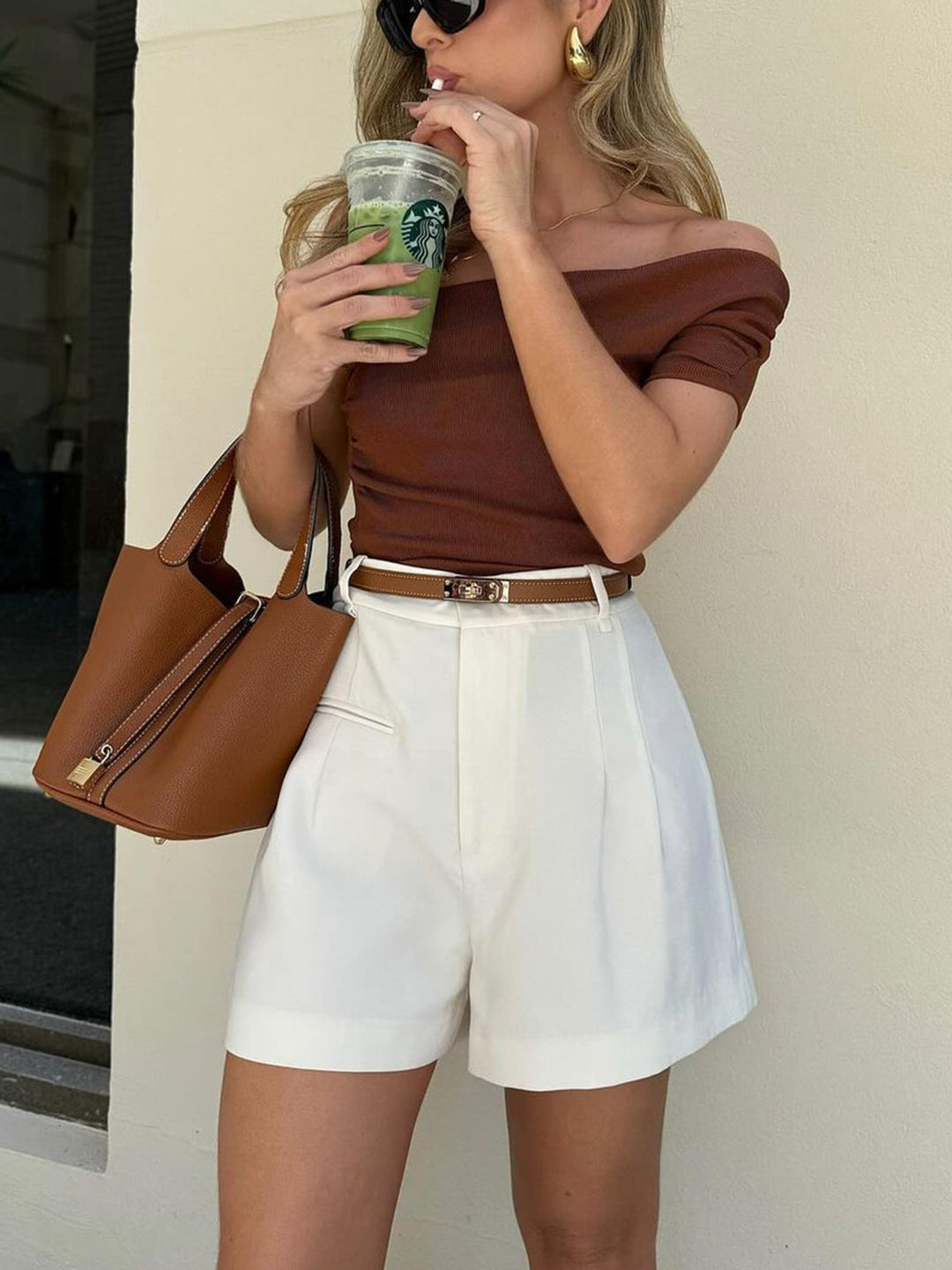 Zomerse dames korte broek, effen design, met comfortabele hoge taille. Casual chic.