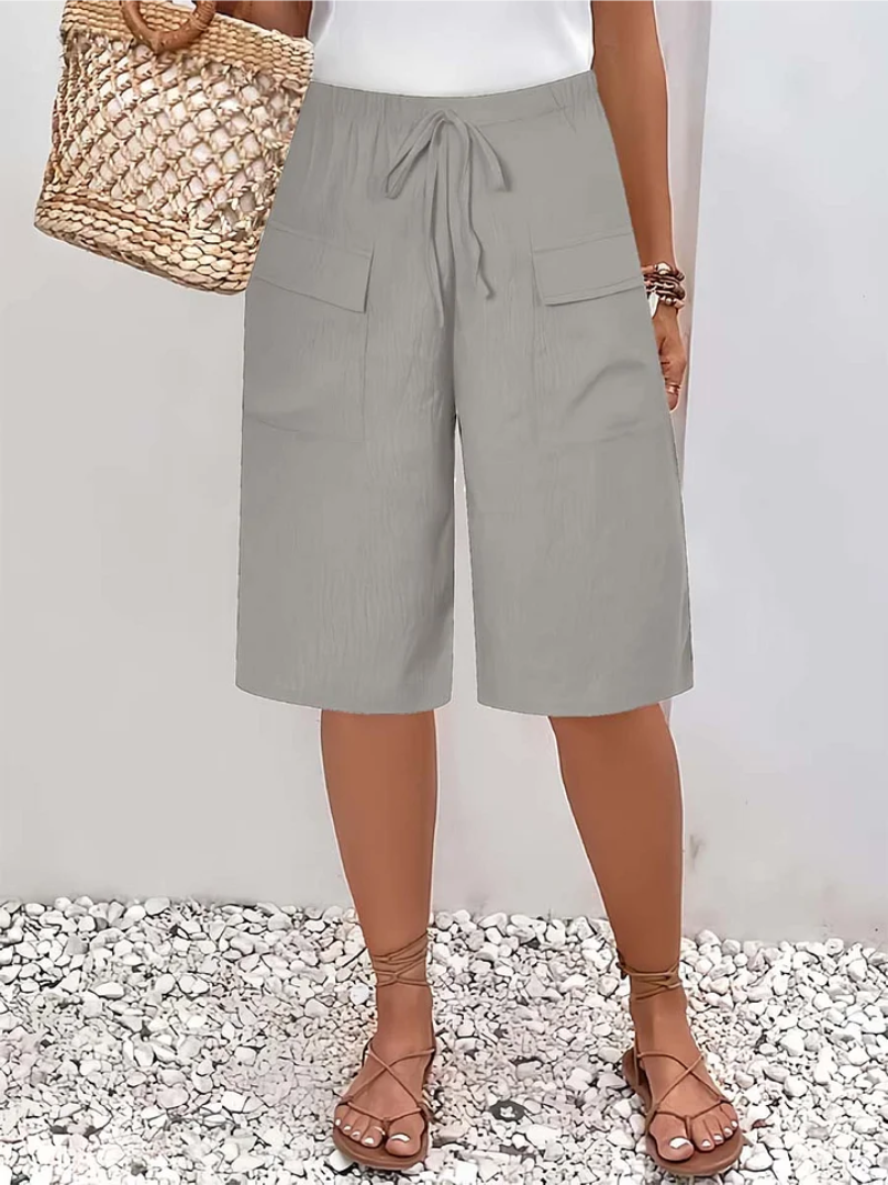 Dames korte broek voor de zomer, met comfortabele elastische taille en handige zakken.