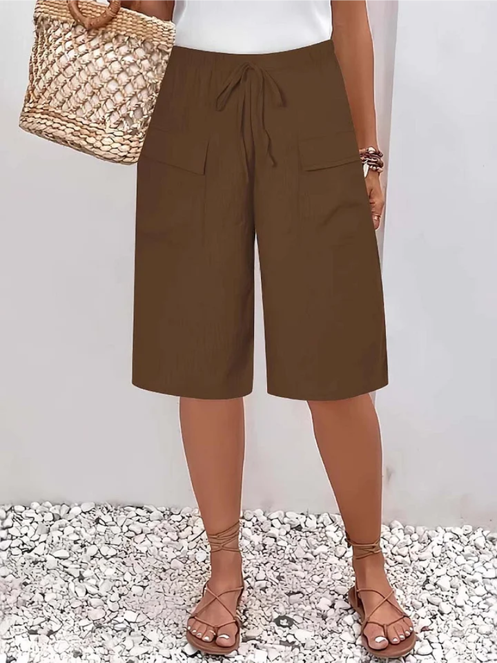 Stijlvolle dames korte broek, ideaal voor casual zomerse dagen of ontspannen vrijetijd.