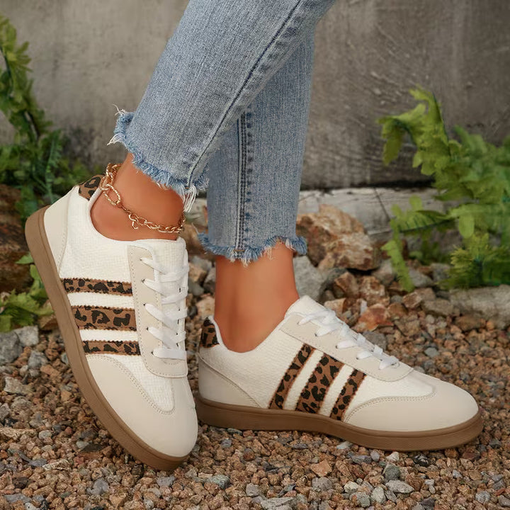 Dames lage sneakers met trendy dierenprint, ideaal voor een casual en comfortabele look.