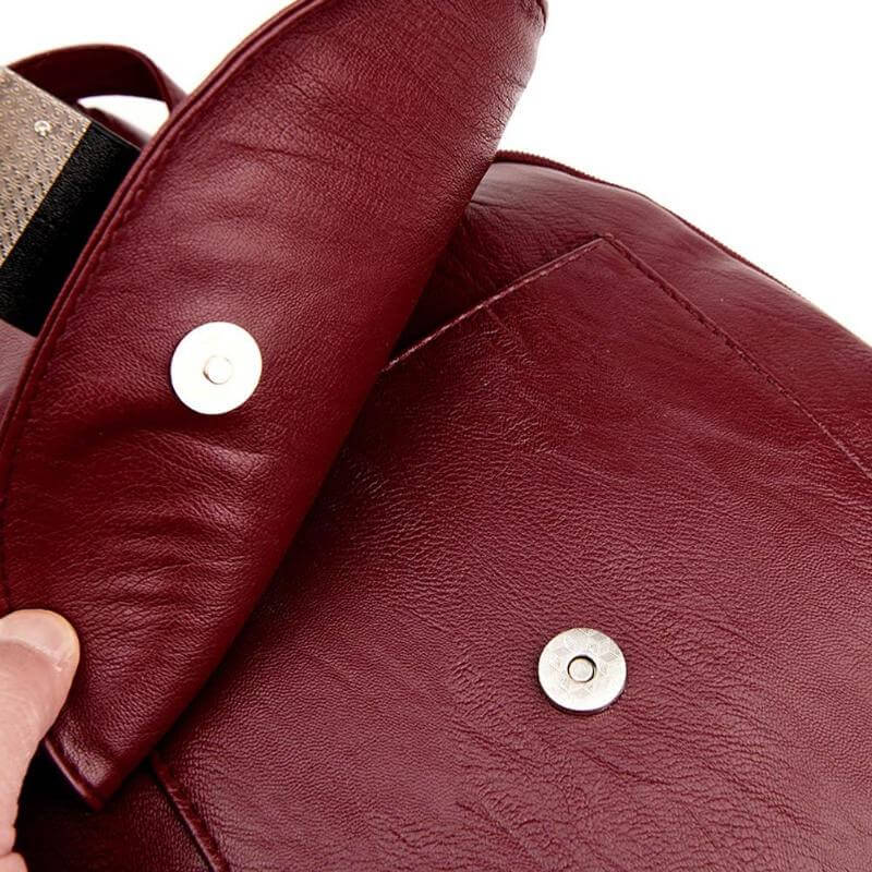 Hoogwaardige waterdichte leren damesrugzak. Stijlvol, veilig en perfect voor dagelijks gebruik of reizen.